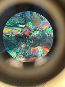 Observation de cristaux au microscope polarisant (1ère enseignement scientifique)